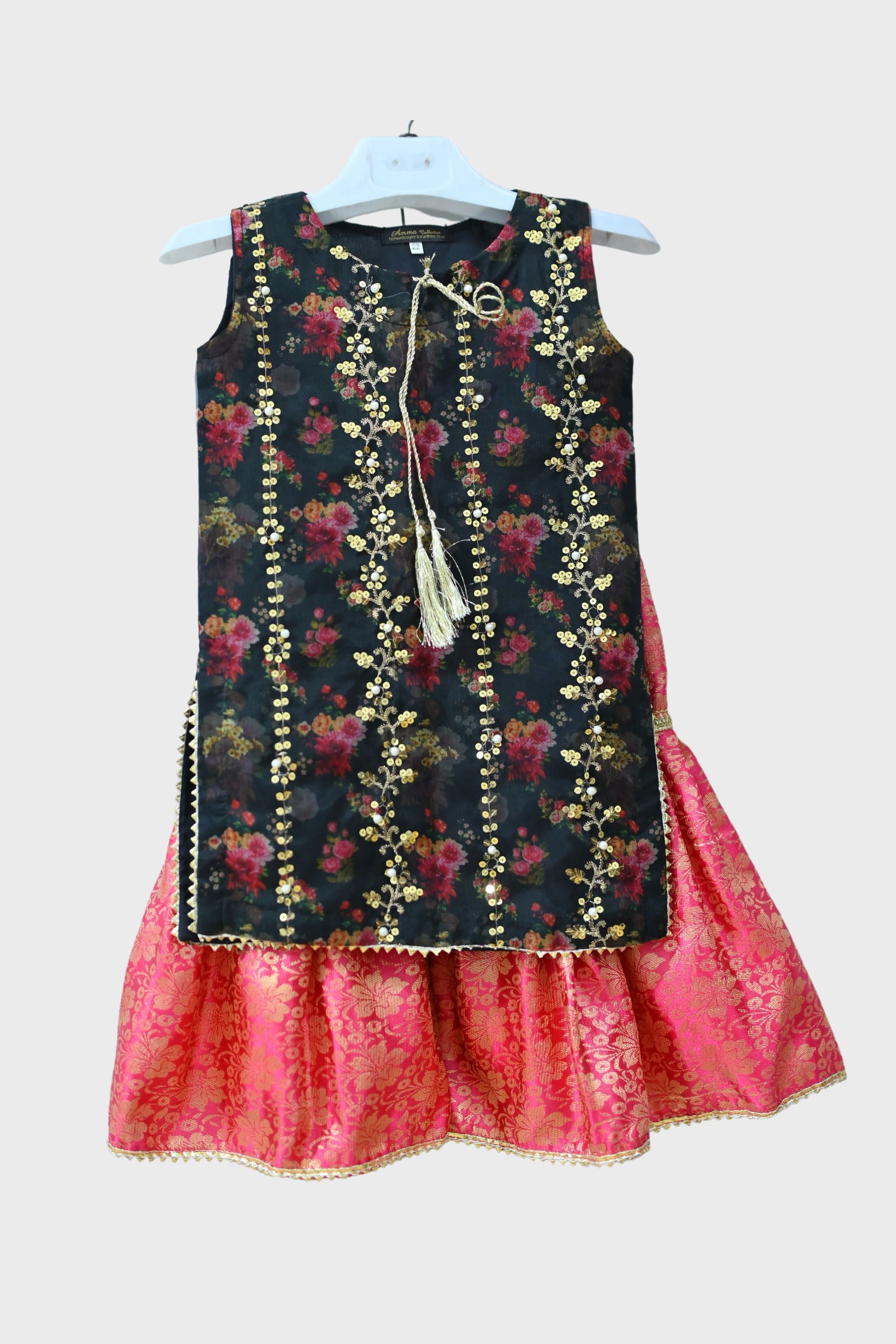 gharara set, beautifull luxurious Organza and Jamawar fabric.