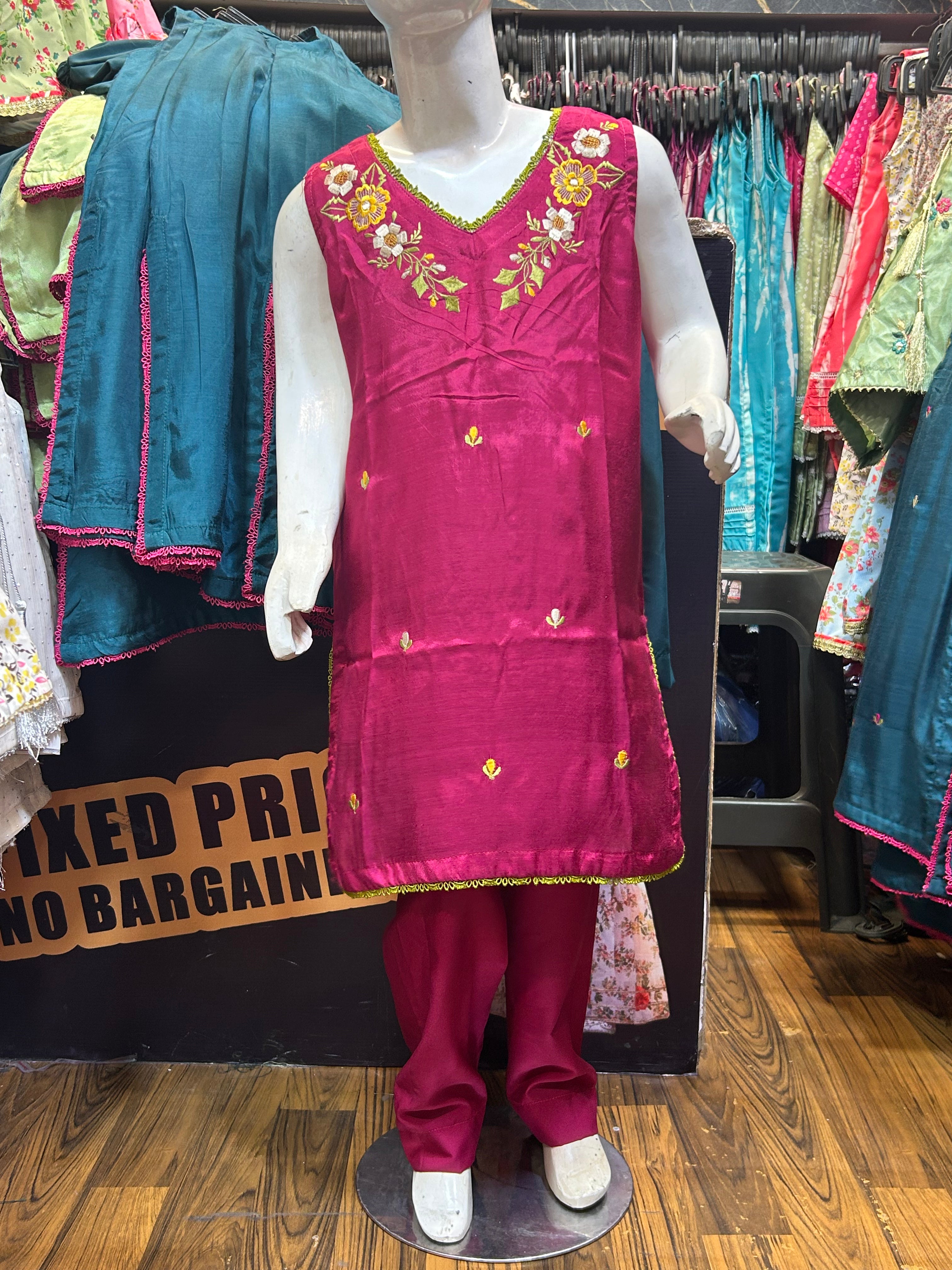 FLORAL EMBROIDERY KURTA SET